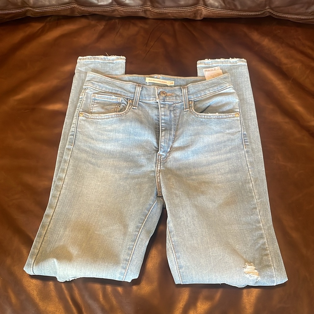 Levi’s Mile High distressed
